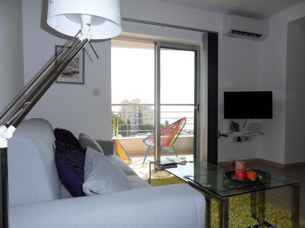 Eden Beach Apartment 611 ลิมาซอล ห้อง รูปภาพ