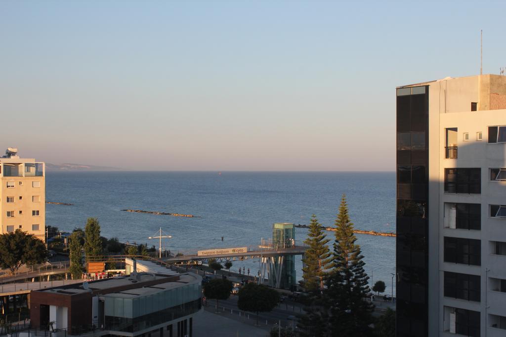 Eden Beach Apartment 611 ลิมาซอล ห้อง รูปภาพ